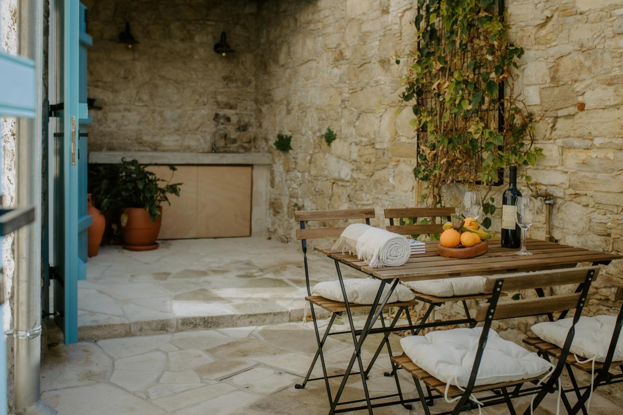 Smaragda'S Guest Rooms Limassol Exterior foto