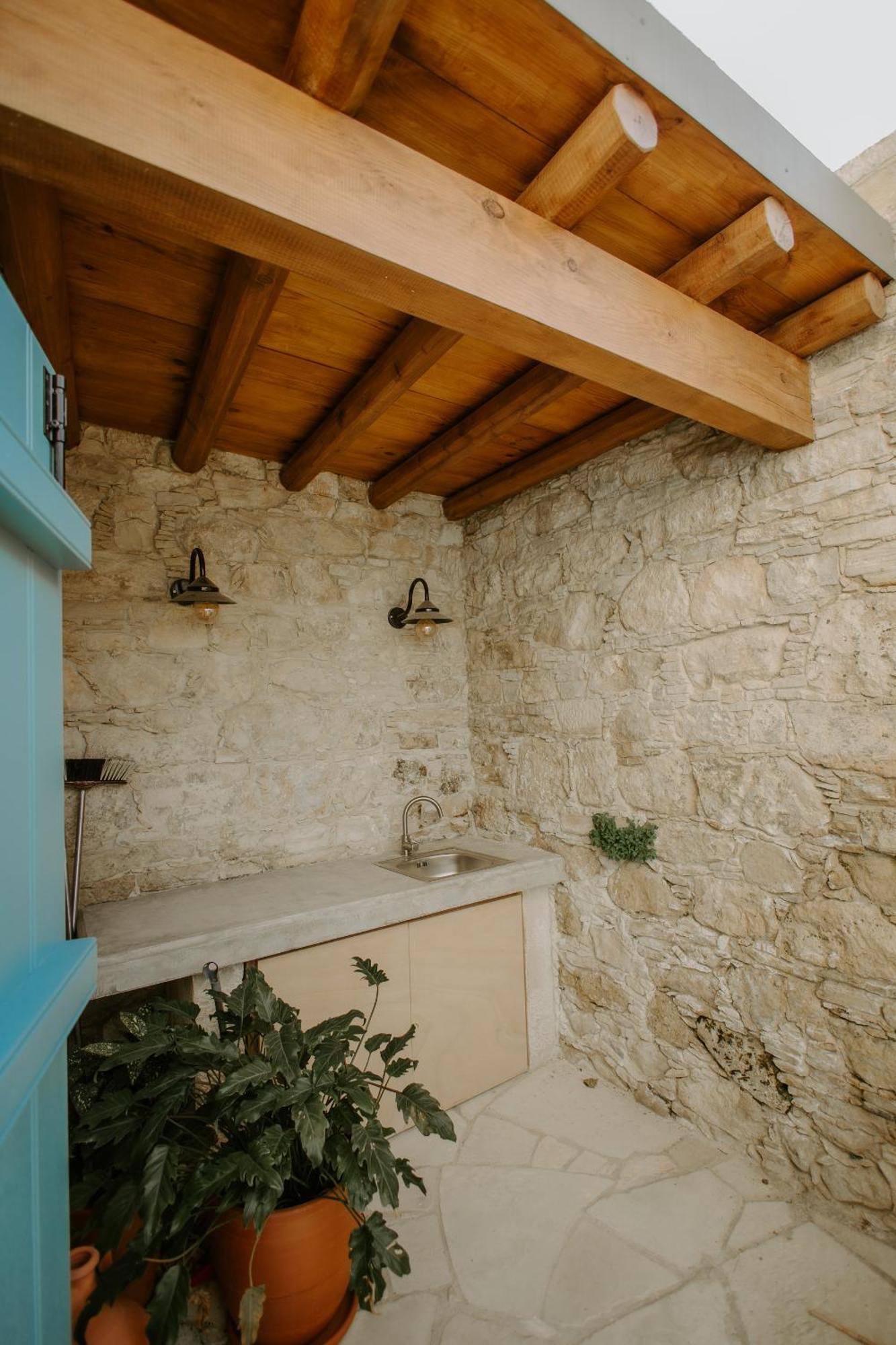 Smaragda'S Guest Rooms Limassol Exterior foto