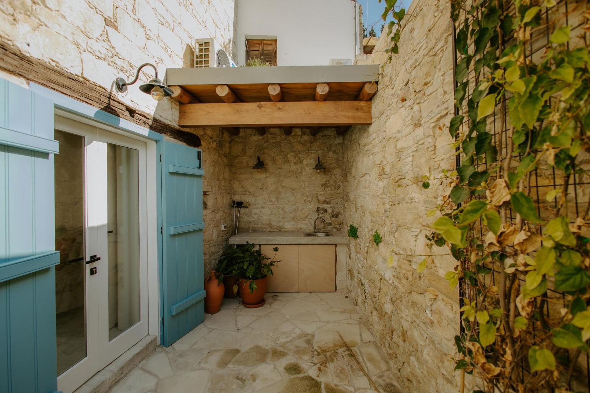 Smaragda'S Guest Rooms Limassol Exterior foto